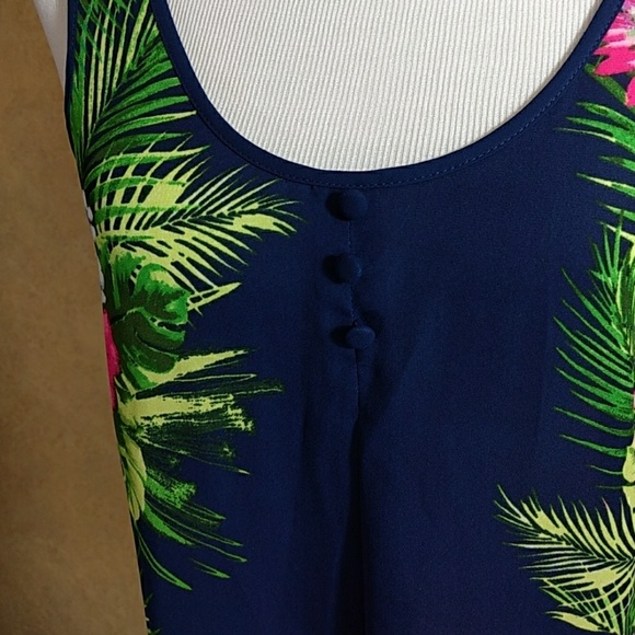 Candie's Top - Picture 2 of 4